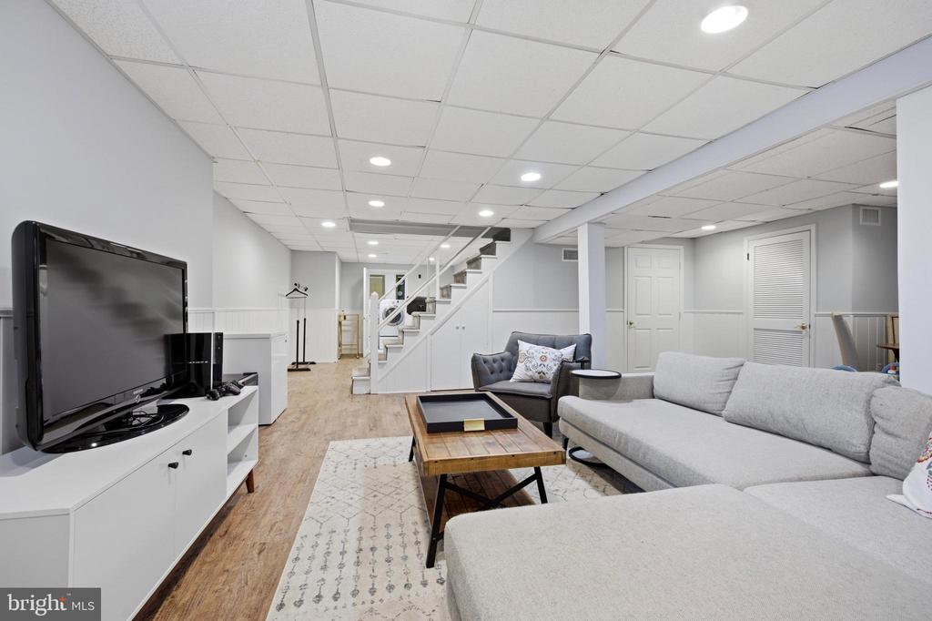 601 CEDAR LANE