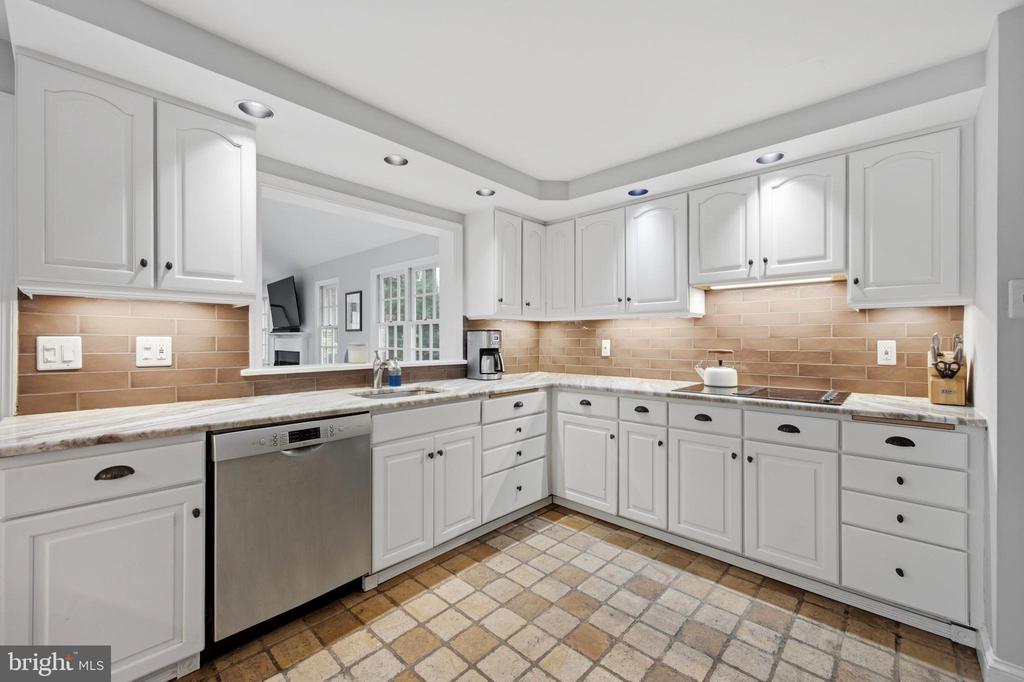 601 CEDAR LANE