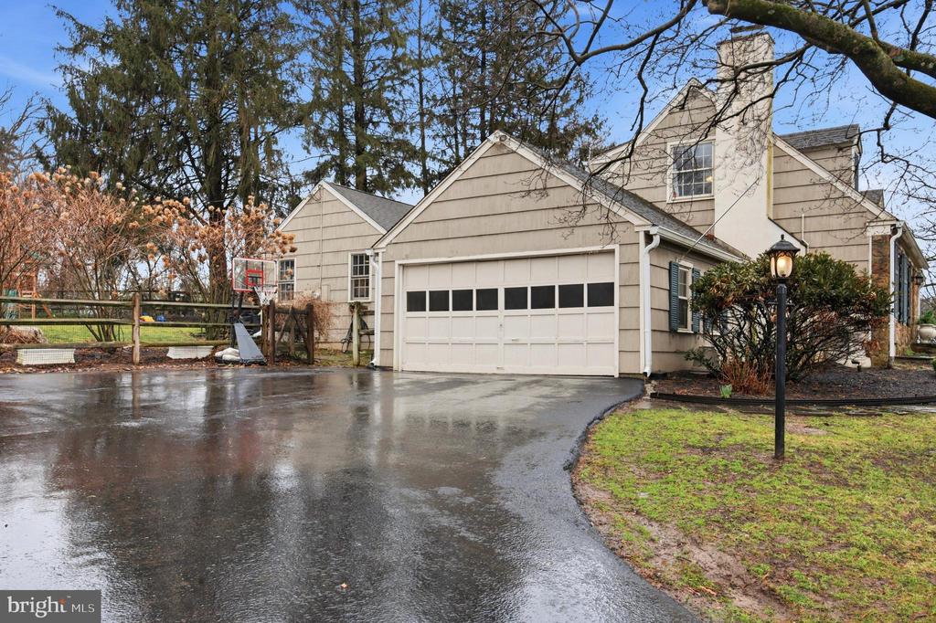 601 CEDAR LANE