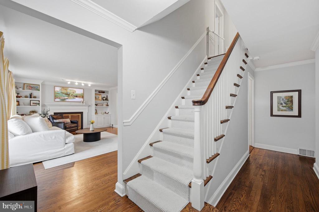 601 CEDAR LANE