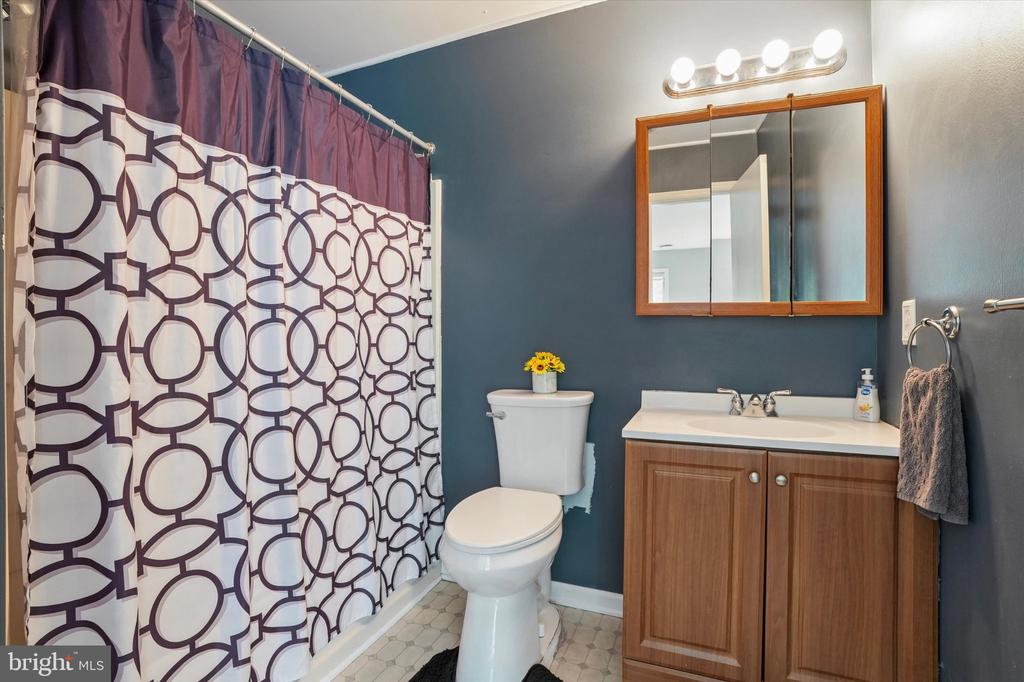 455 BROWN BRIAR CIRCLE