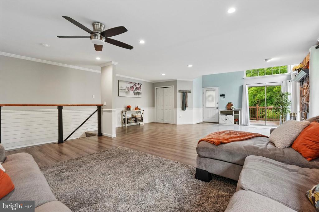 455 BROWN BRIAR CIRCLE