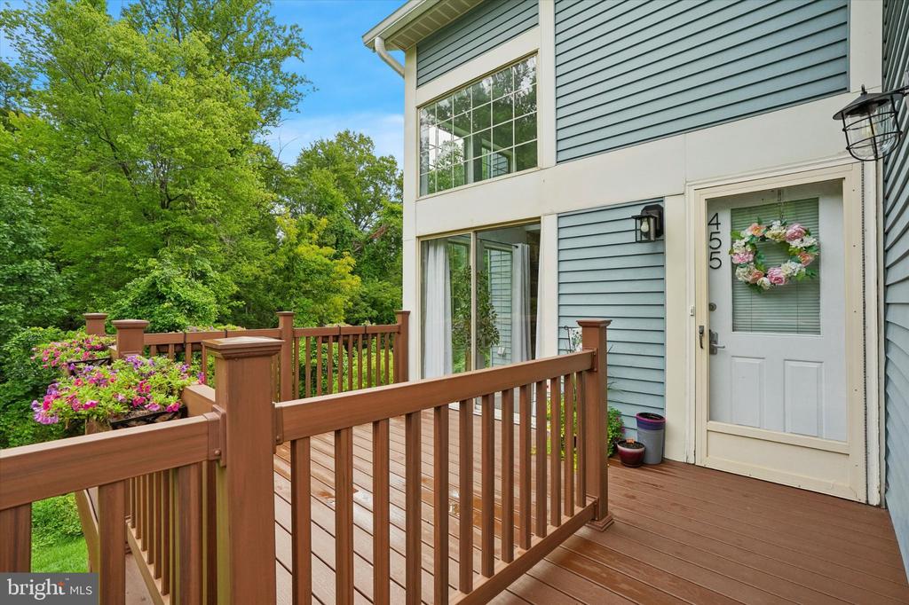 455 BROWN BRIAR CIRCLE