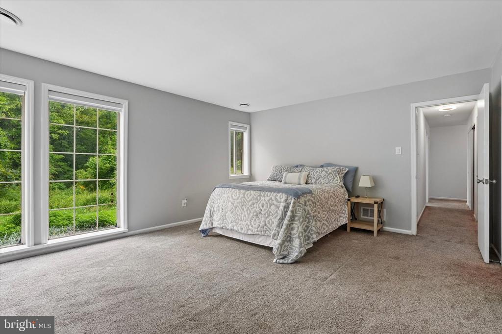 455 BROWN BRIAR CIRCLE