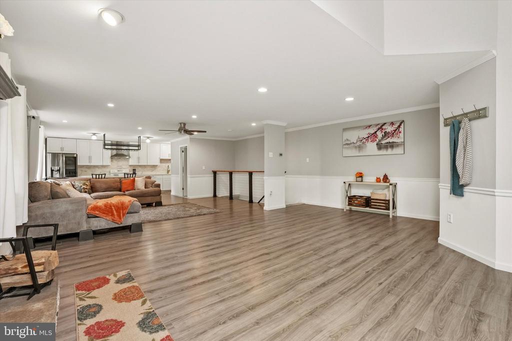 455 BROWN BRIAR CIRCLE