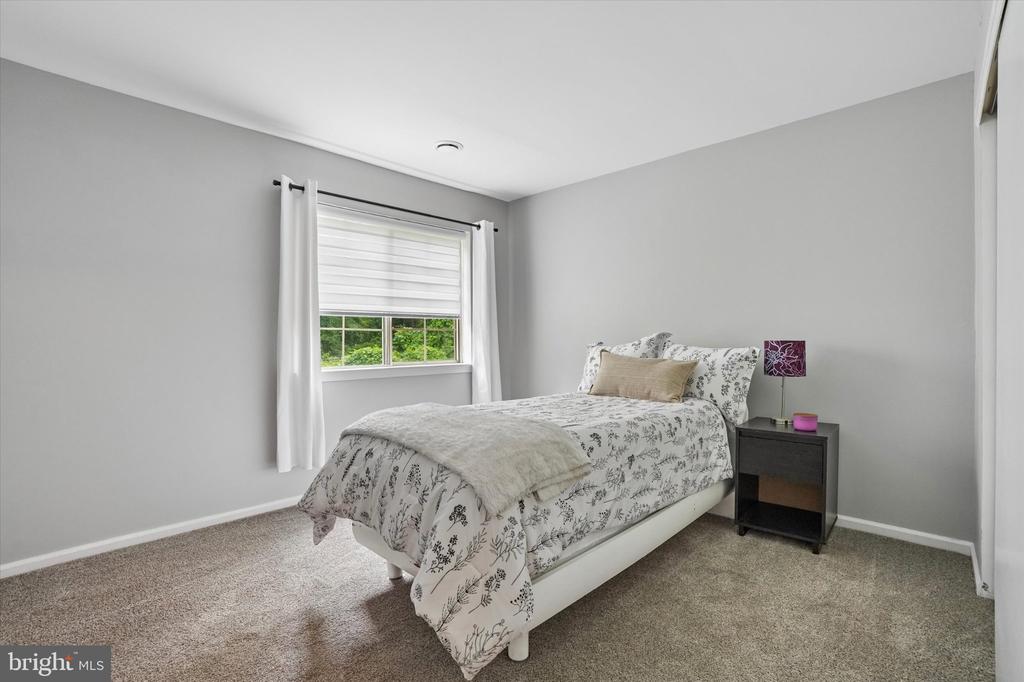 455 BROWN BRIAR CIRCLE