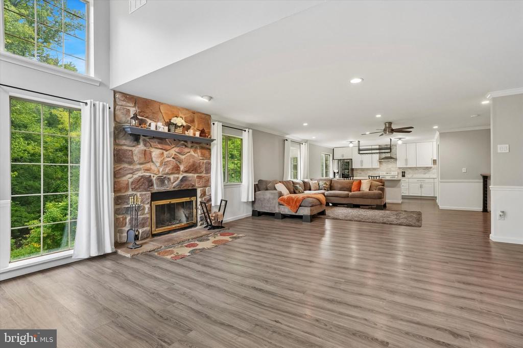 455 BROWN BRIAR CIRCLE