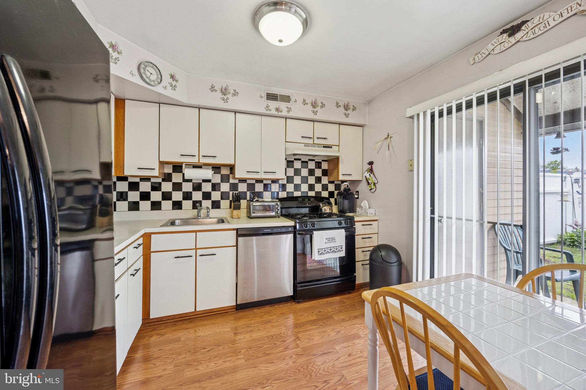 1735 Nathaniel Dr