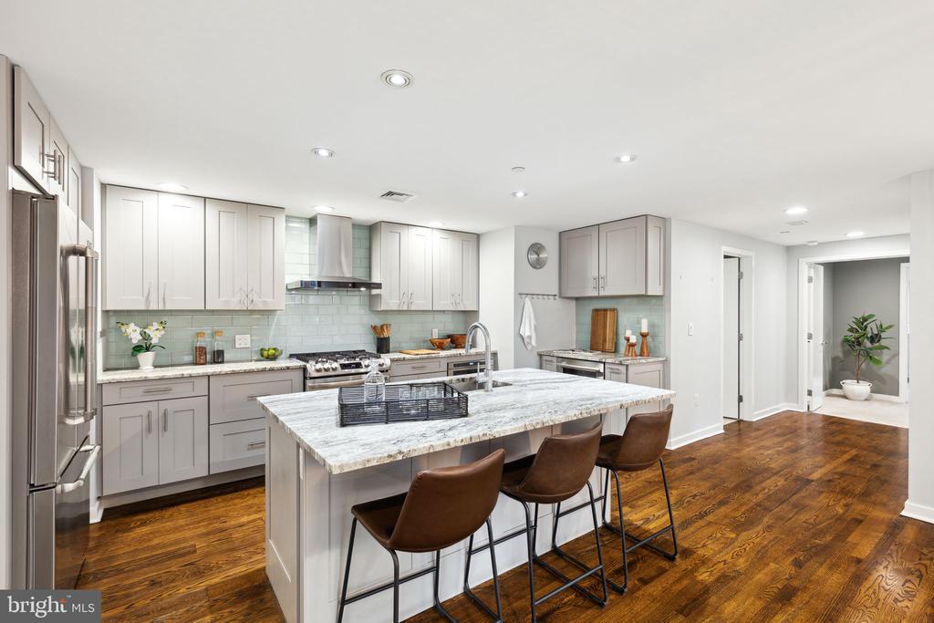 1737 CHESTNUT STREET Unit: 501