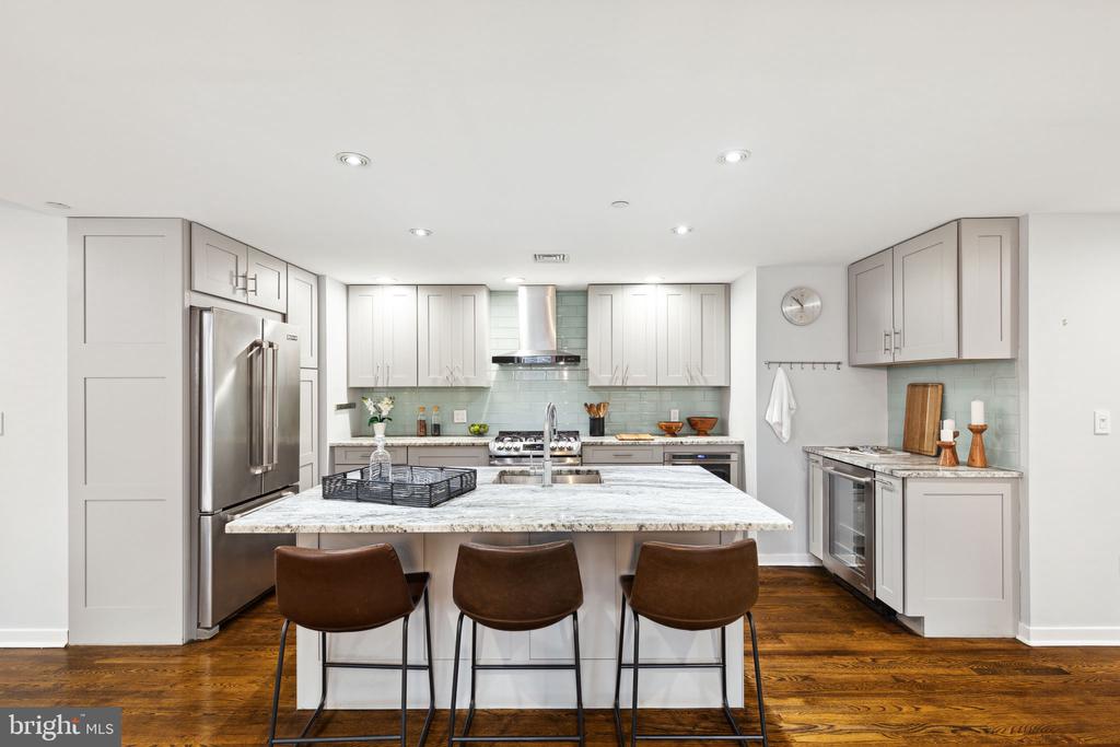 1737 CHESTNUT STREET Unit: 501