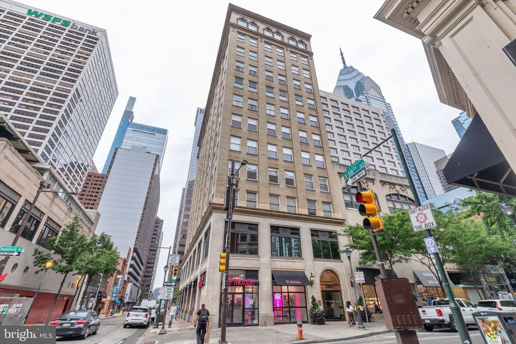 1737 CHESTNUT STREET Unit: 501