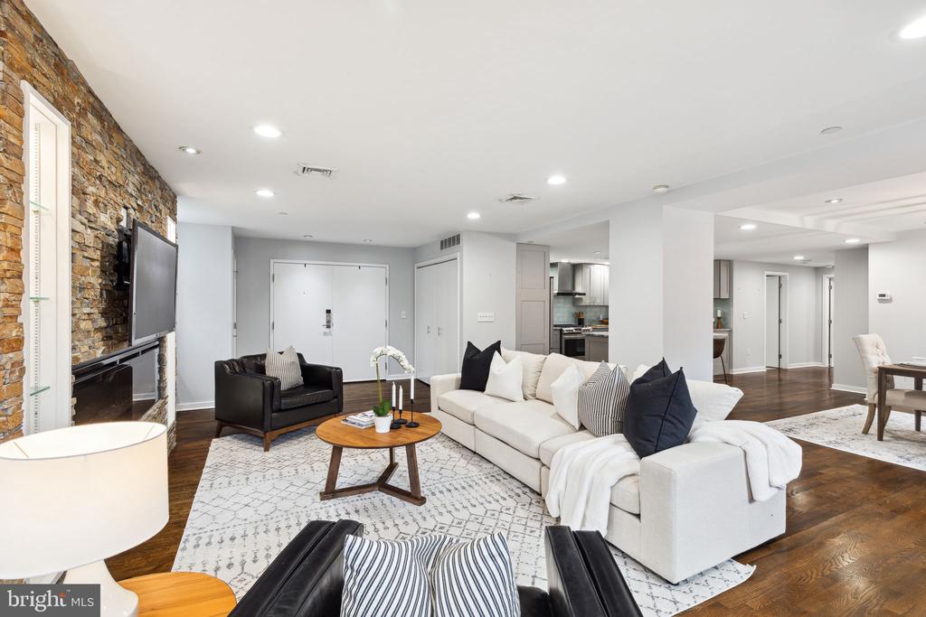 1737 CHESTNUT STREET Unit: 501