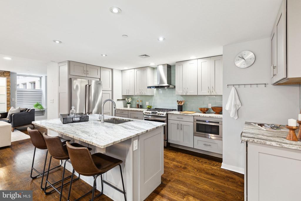 1737 CHESTNUT STREET Unit: 501