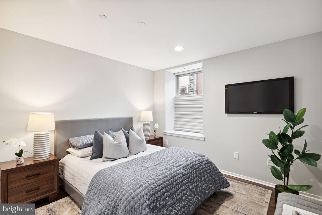 1737 CHESTNUT STREET Unit: 501