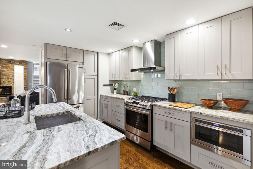 1737 CHESTNUT STREET Unit: 501
