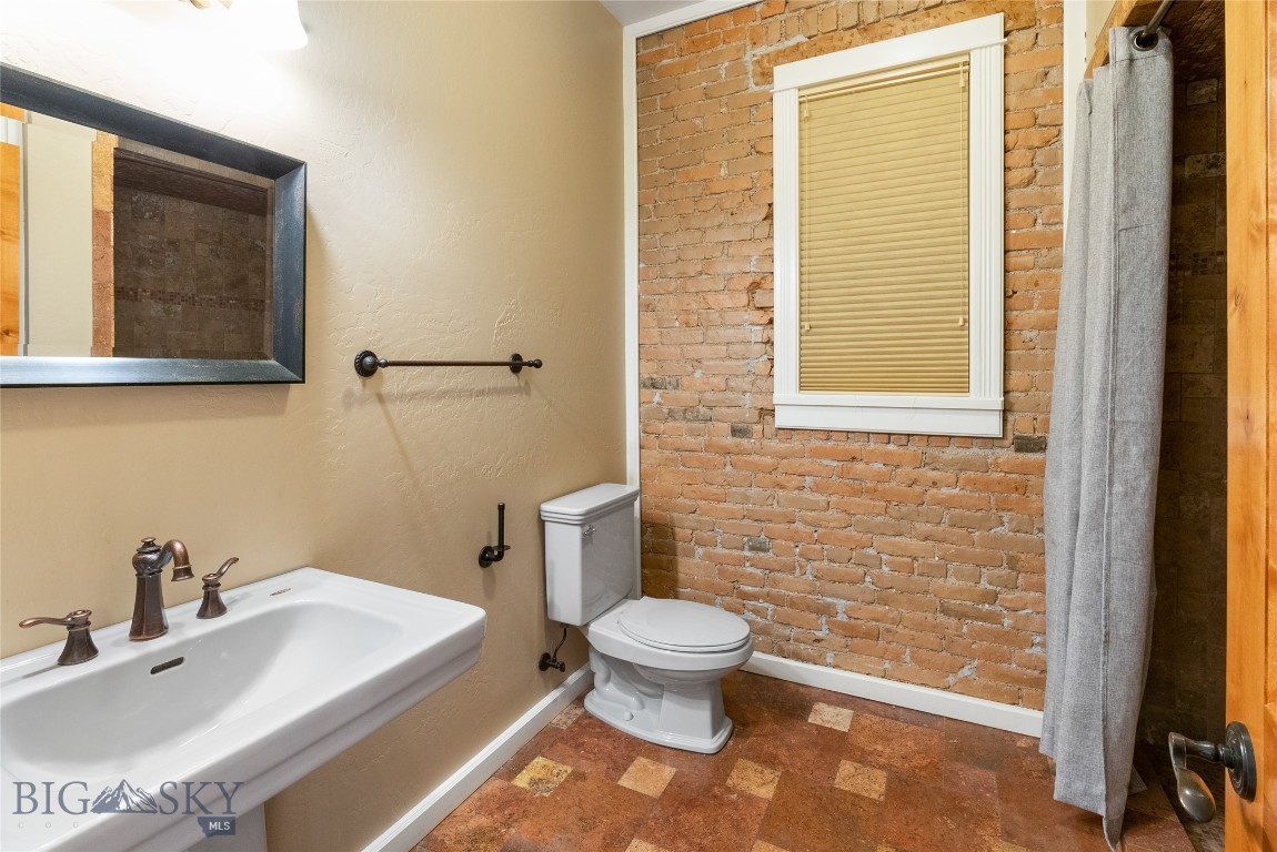 129 W Main Street B3