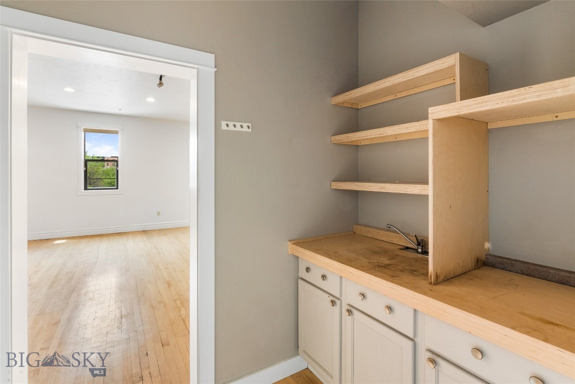 129 W Main Street B3