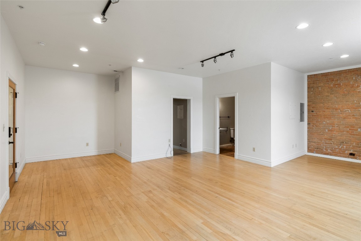 129 W Main Street B3