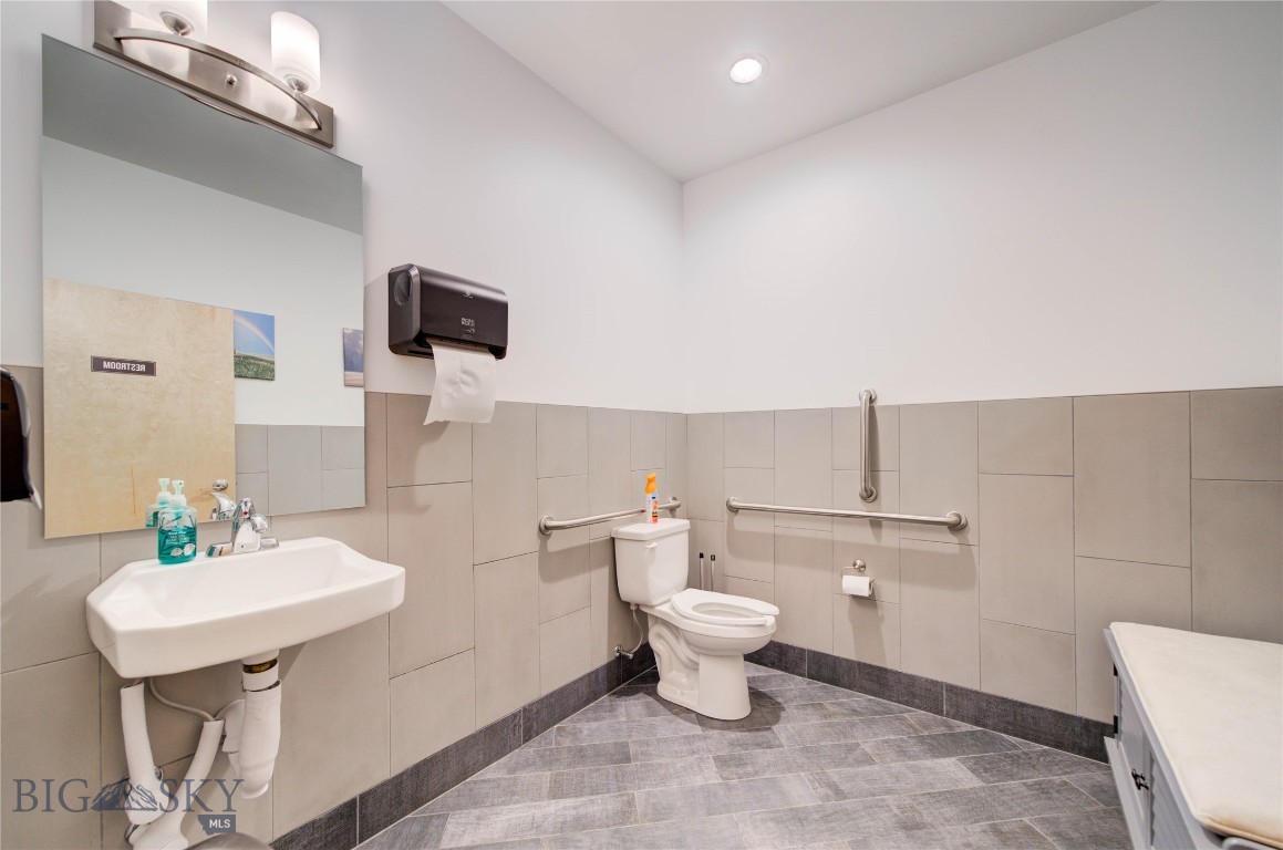 2246 Boot Hill Court 4