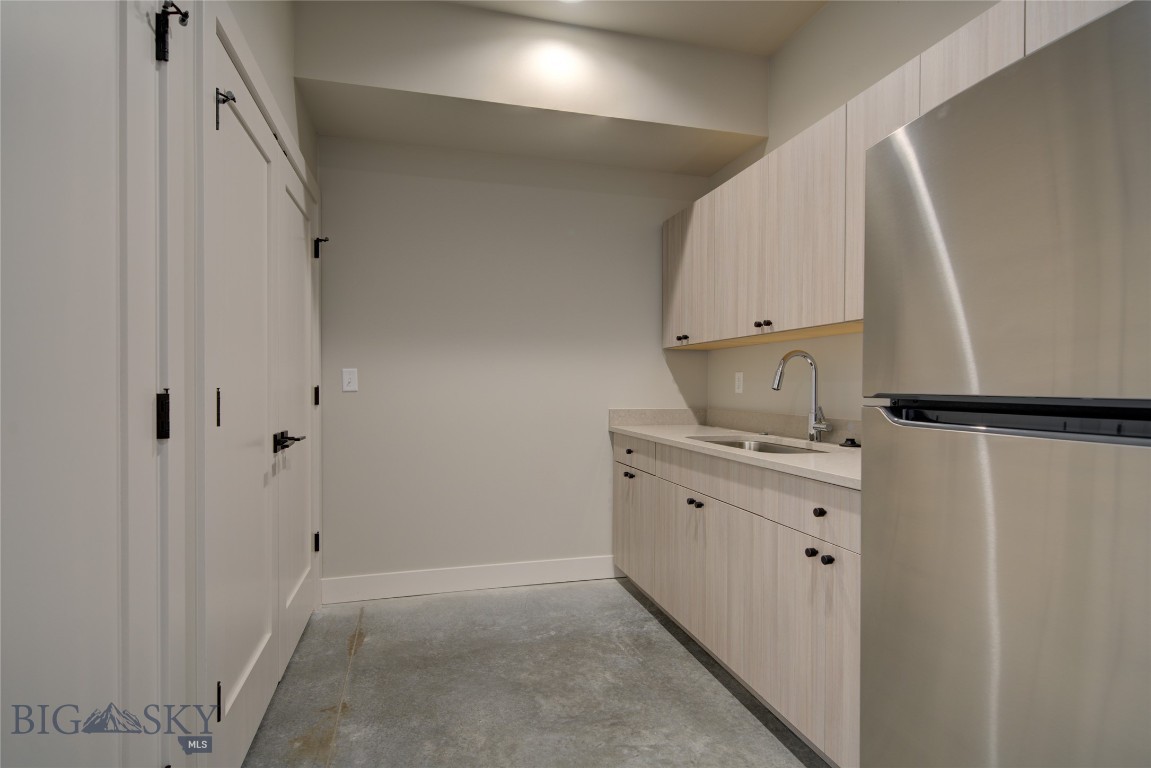 7401 Shedhorn Drive 3