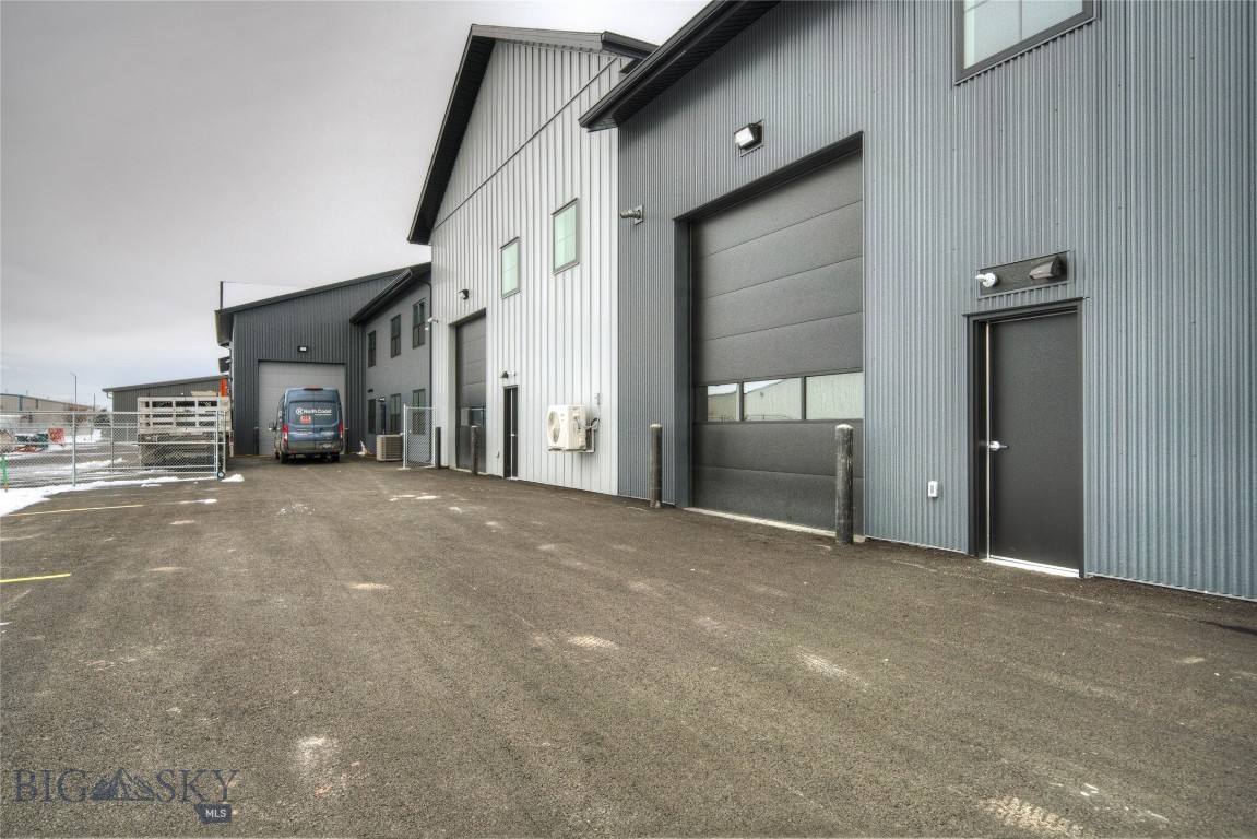 7401 Shedhorn Drive 4