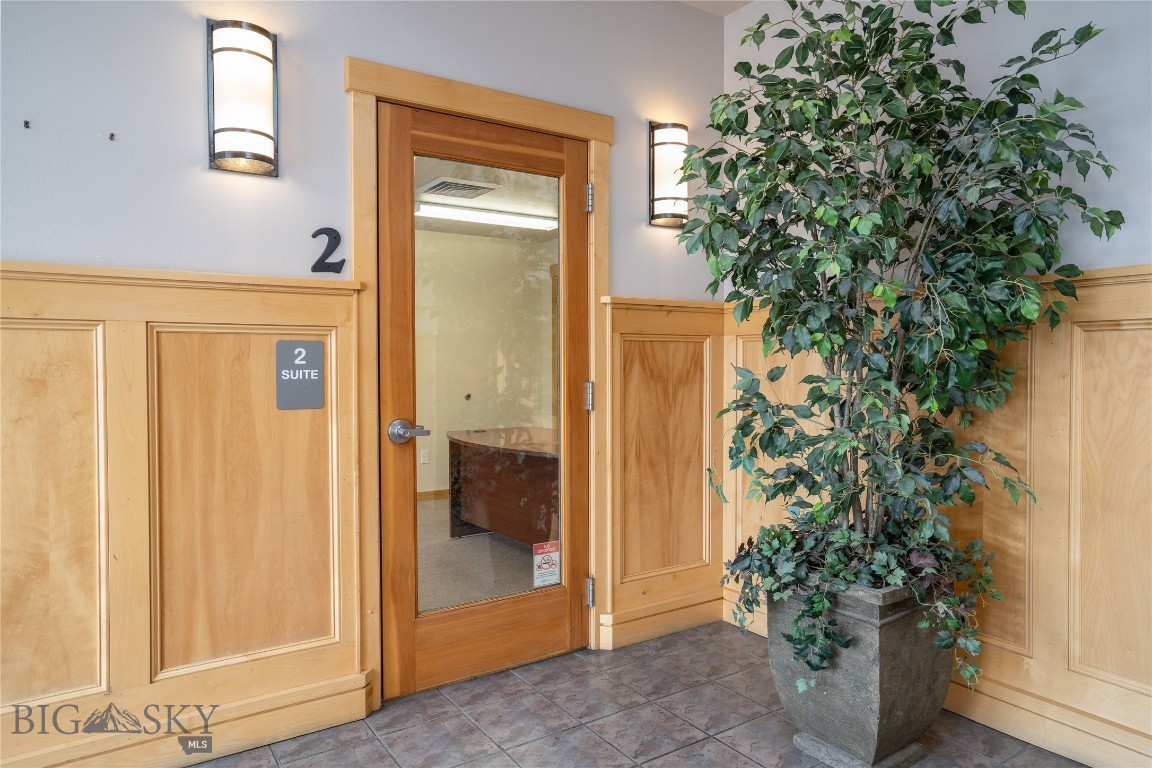 3825 Valley Commons Dr 2