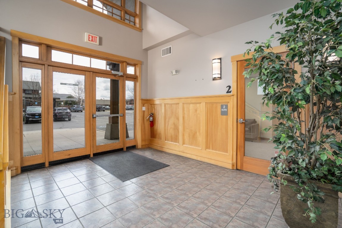 3825 Valley Commons Dr 2