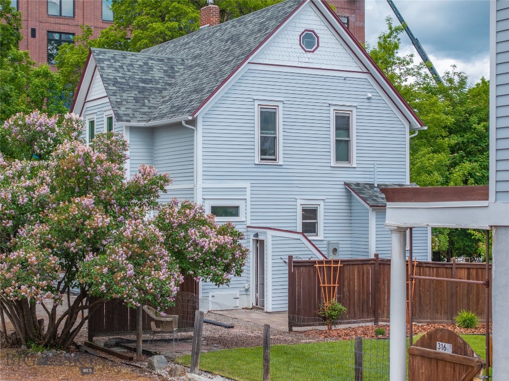 316 N Tracy Avenue