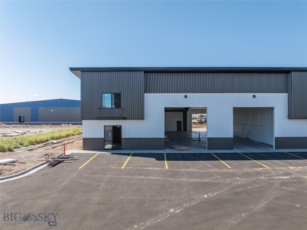110 Stone River Road 1