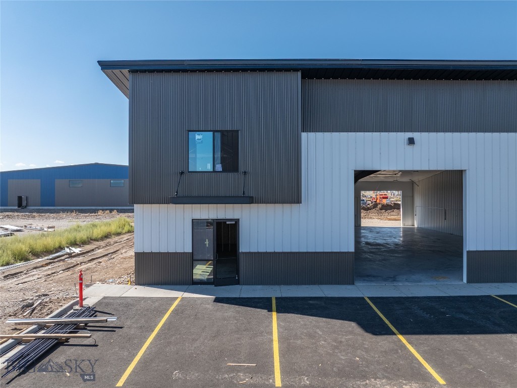 110 Stone River Road 1