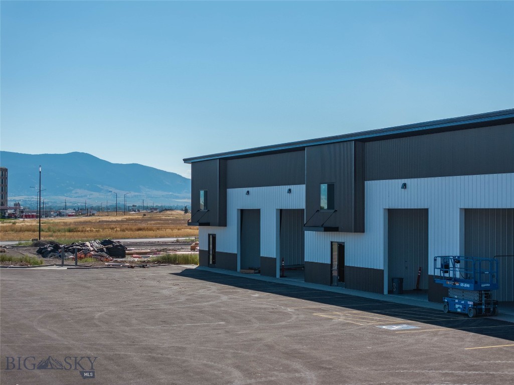 110 Stone River Road 1