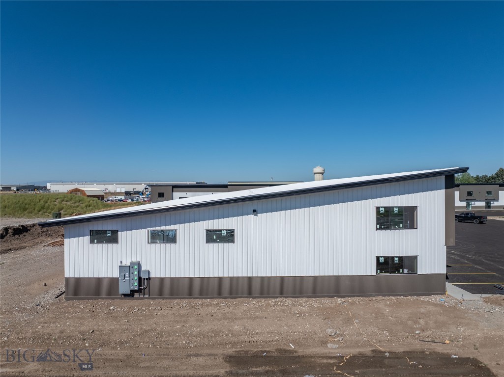 110 Stone River Road 1