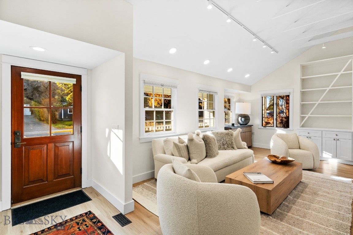 417 W Mendenhall Street