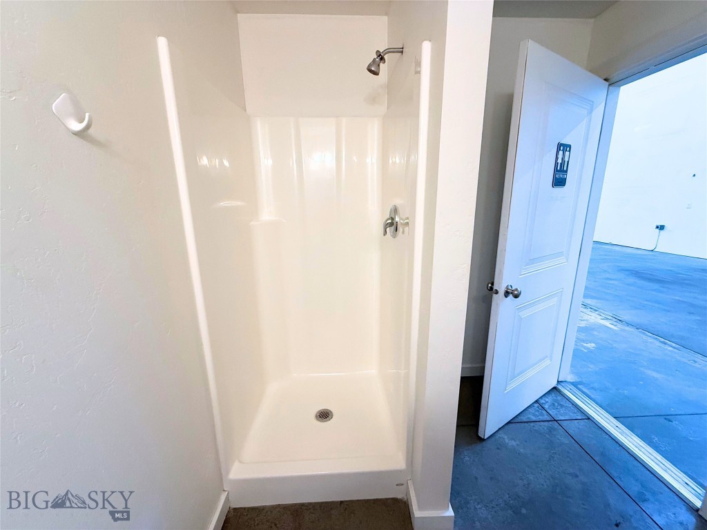 214 Shepherd Trail E