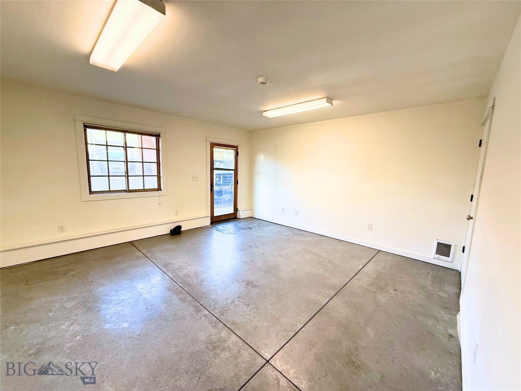 214 Shepherd Trail E