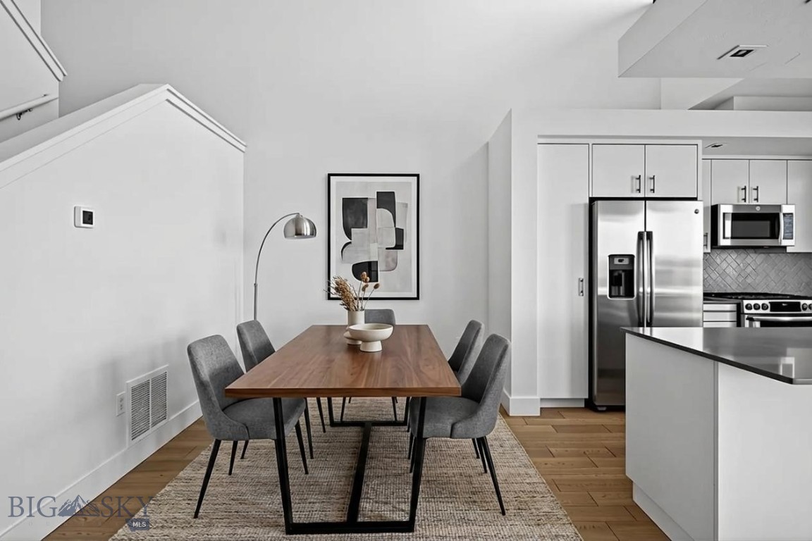 2586 Milkhouse Avenue