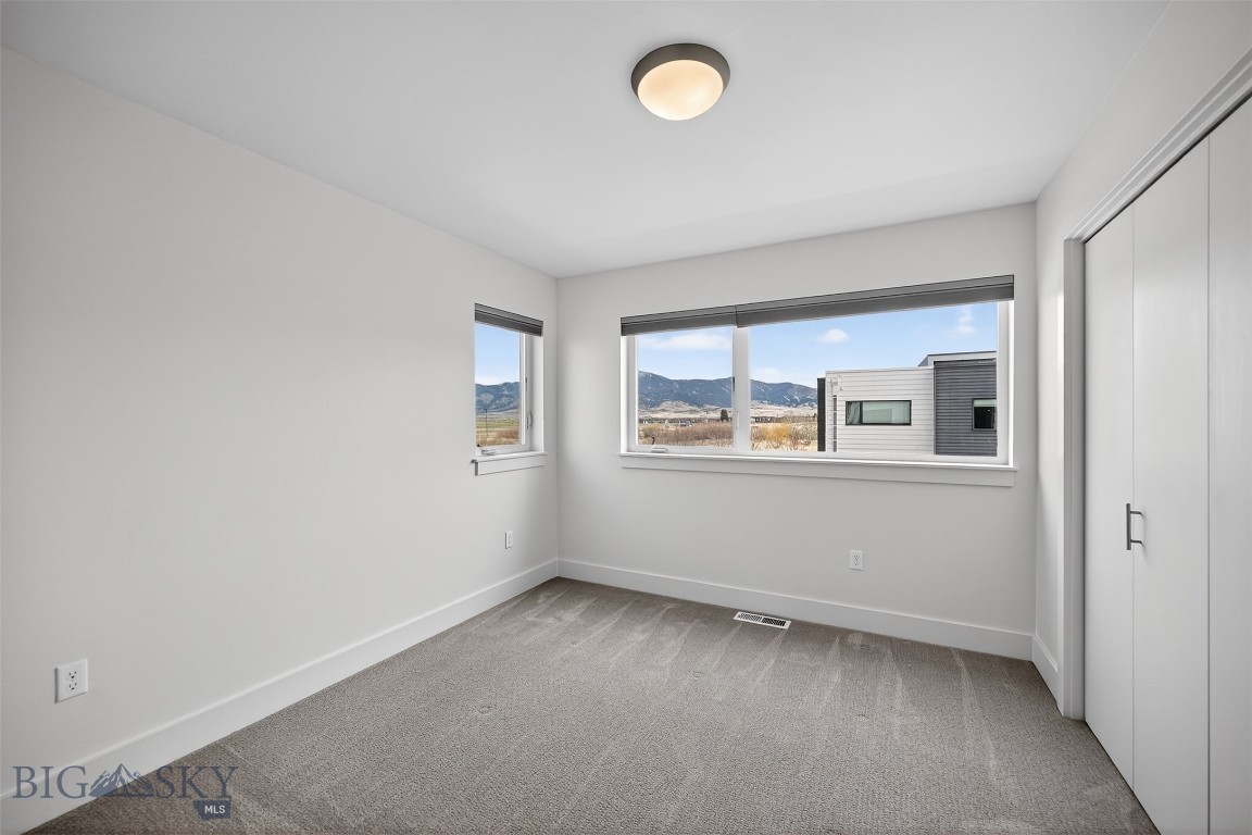 2586 Milkhouse Avenue