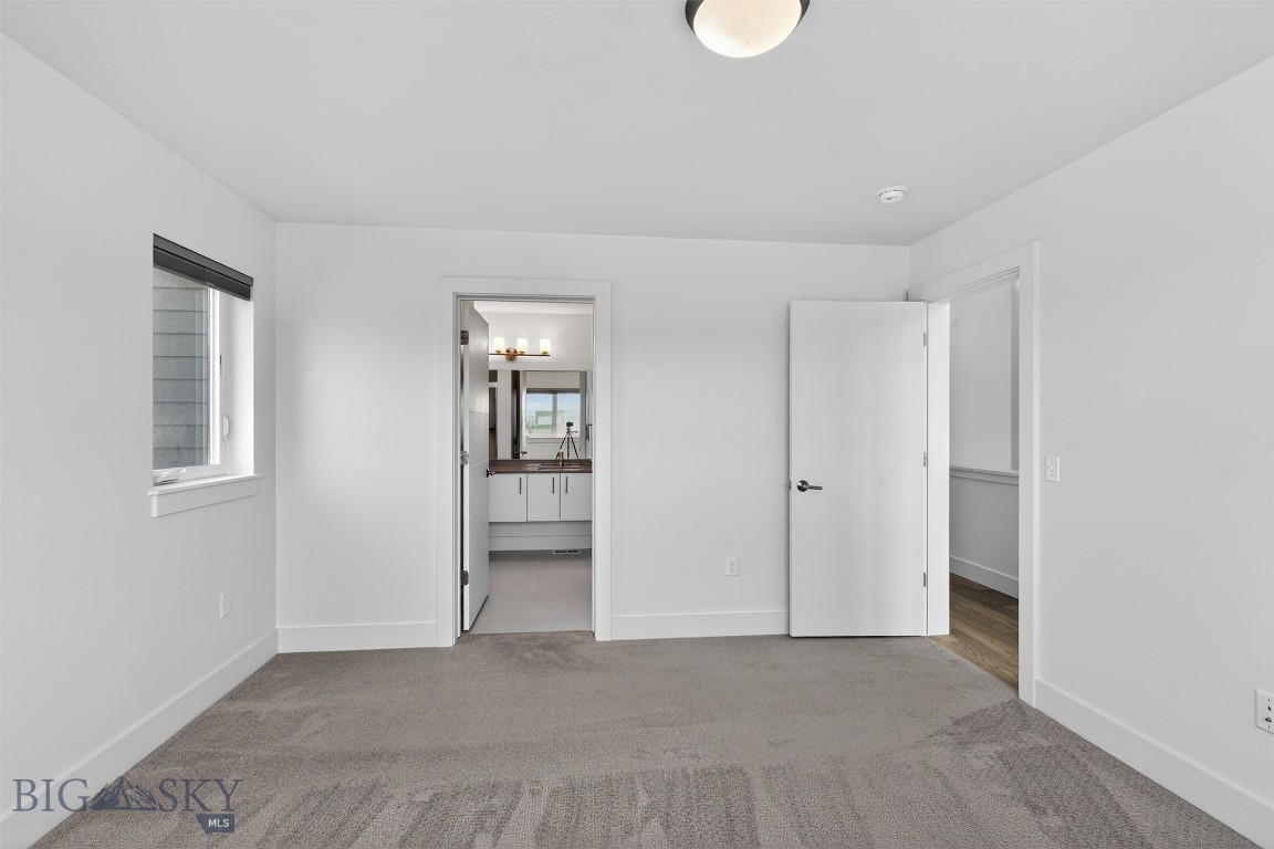 2586 Milkhouse Avenue