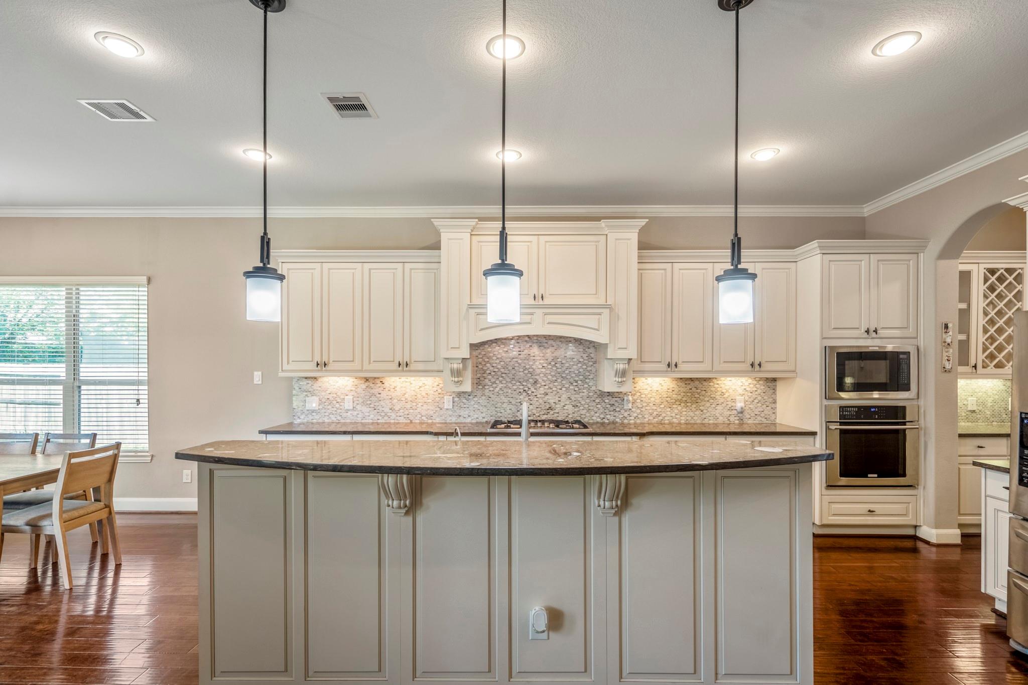 6815 Cottonwood Crest Lane