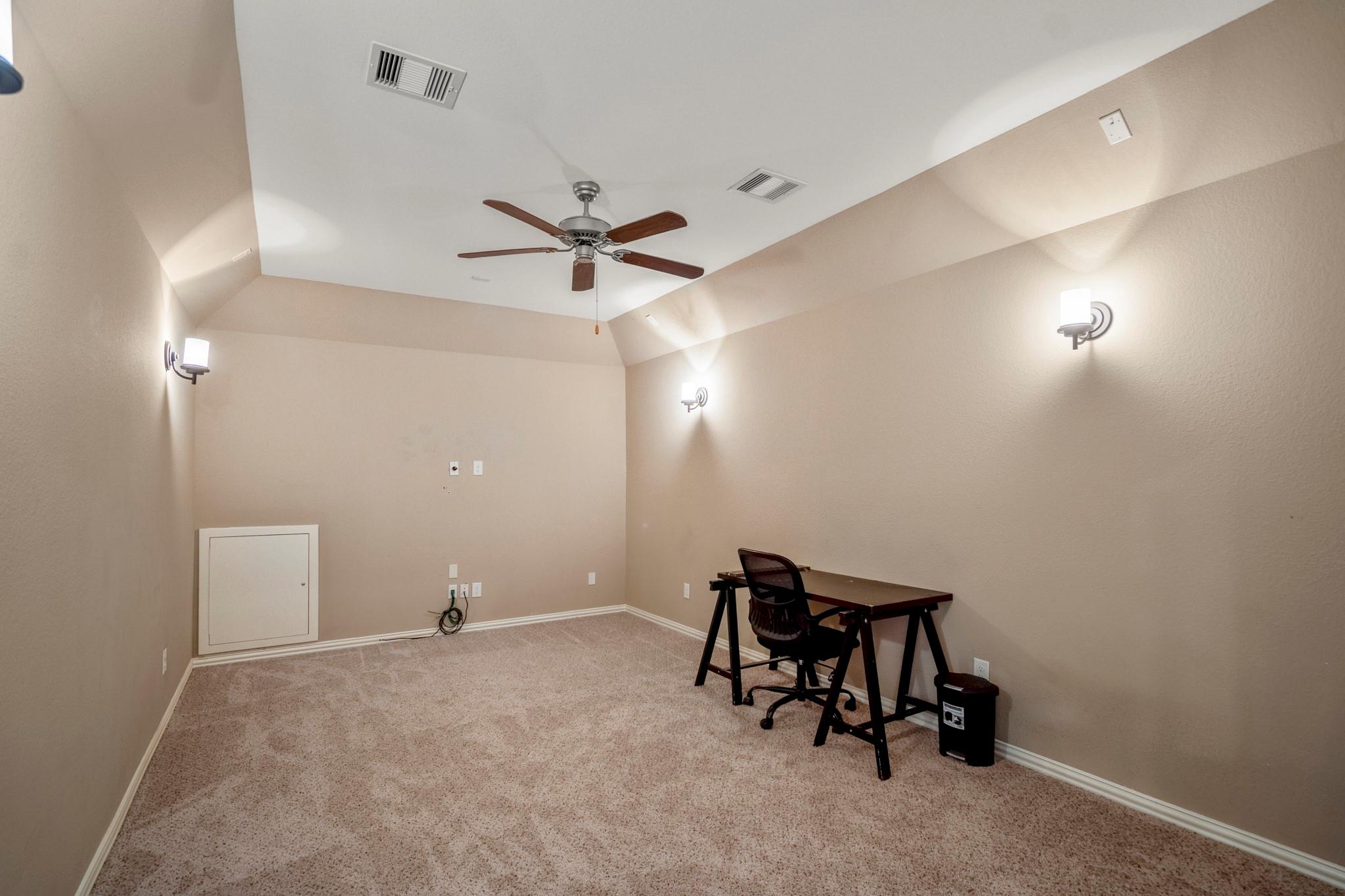 6815 Cottonwood Crest Lane