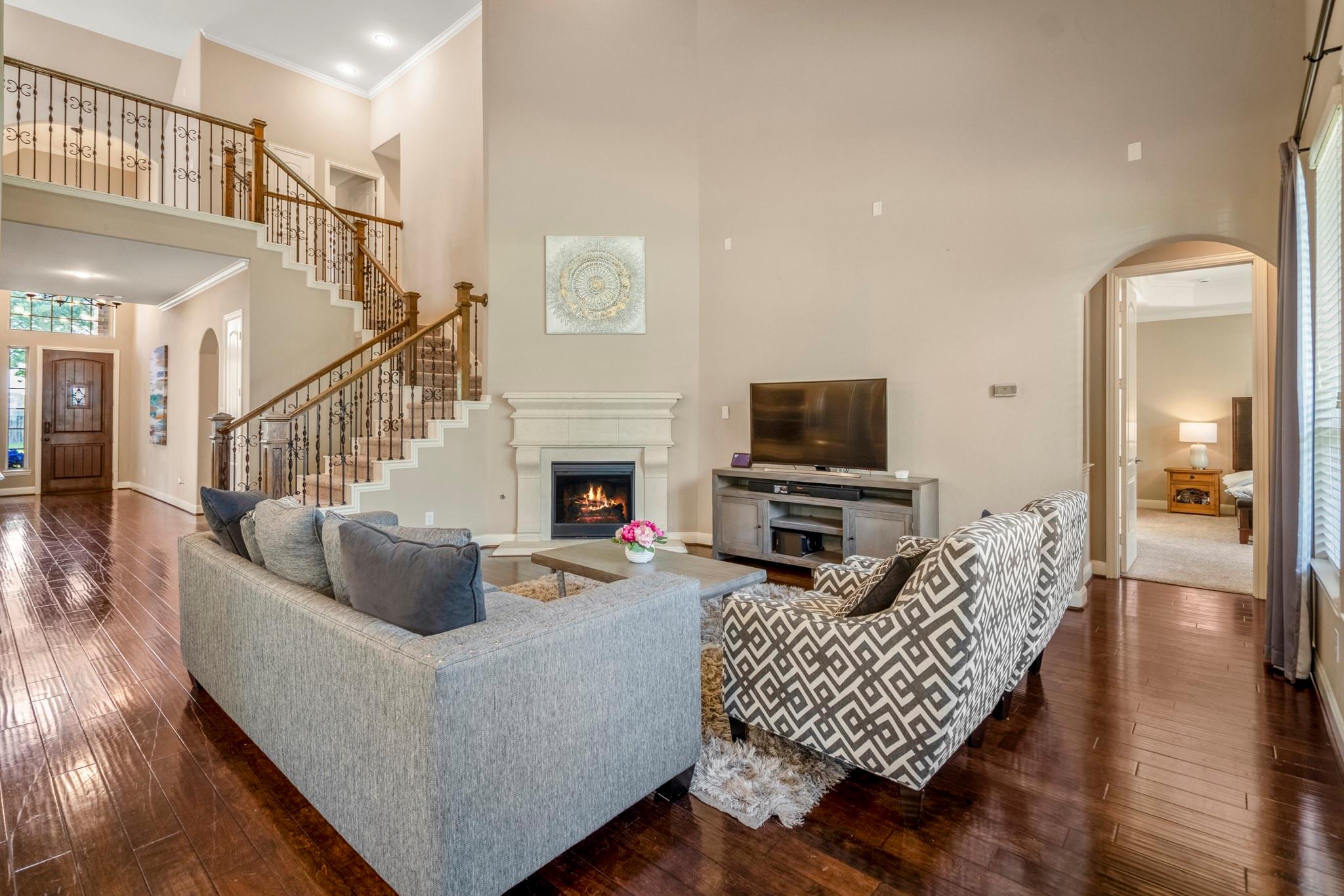 6815 Cottonwood Crest Lane