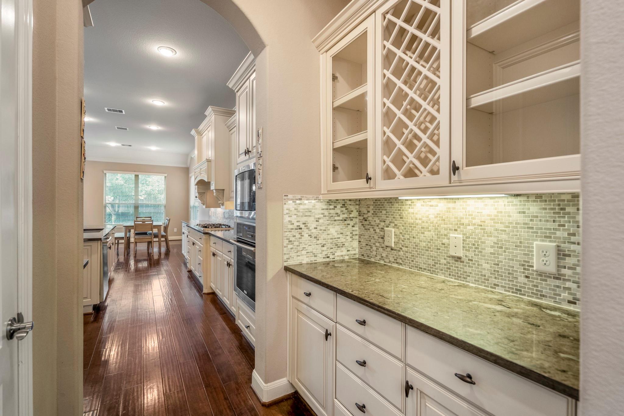 6815 Cottonwood Crest Lane