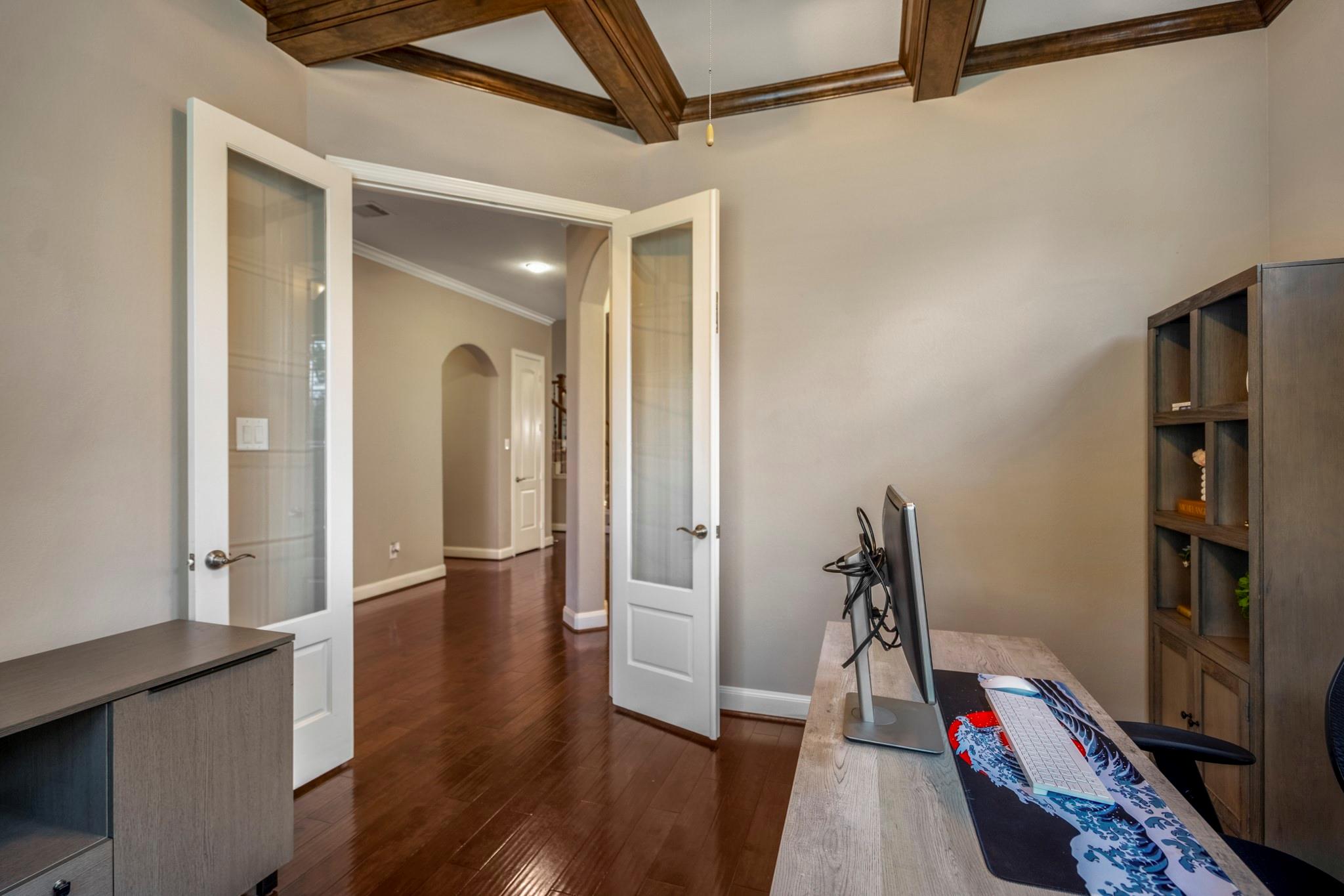 6815 Cottonwood Crest Lane