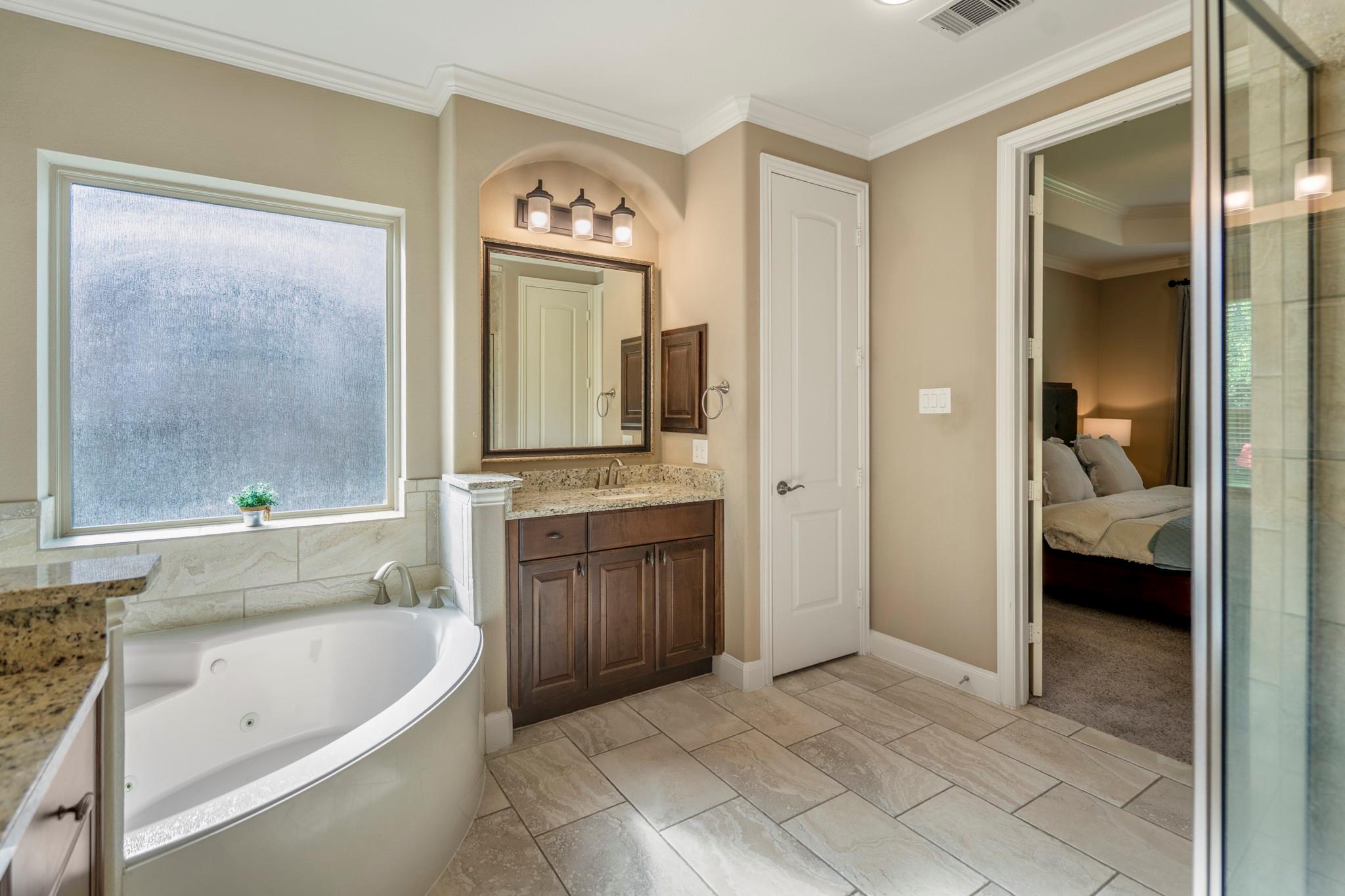 6815 Cottonwood Crest Lane