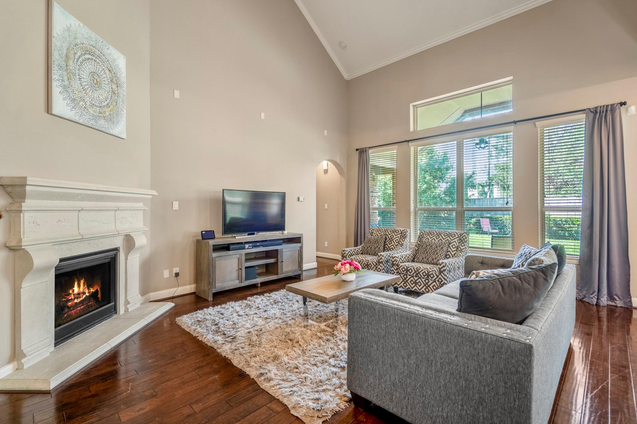 6815 Cottonwood Crest Lane