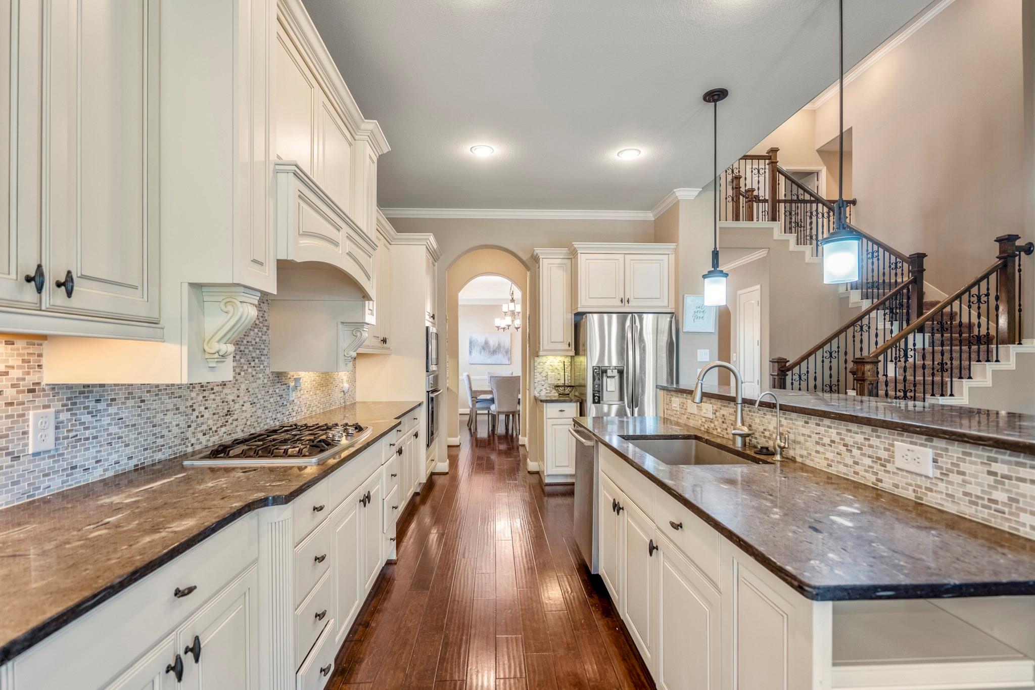 6815 Cottonwood Crest Lane