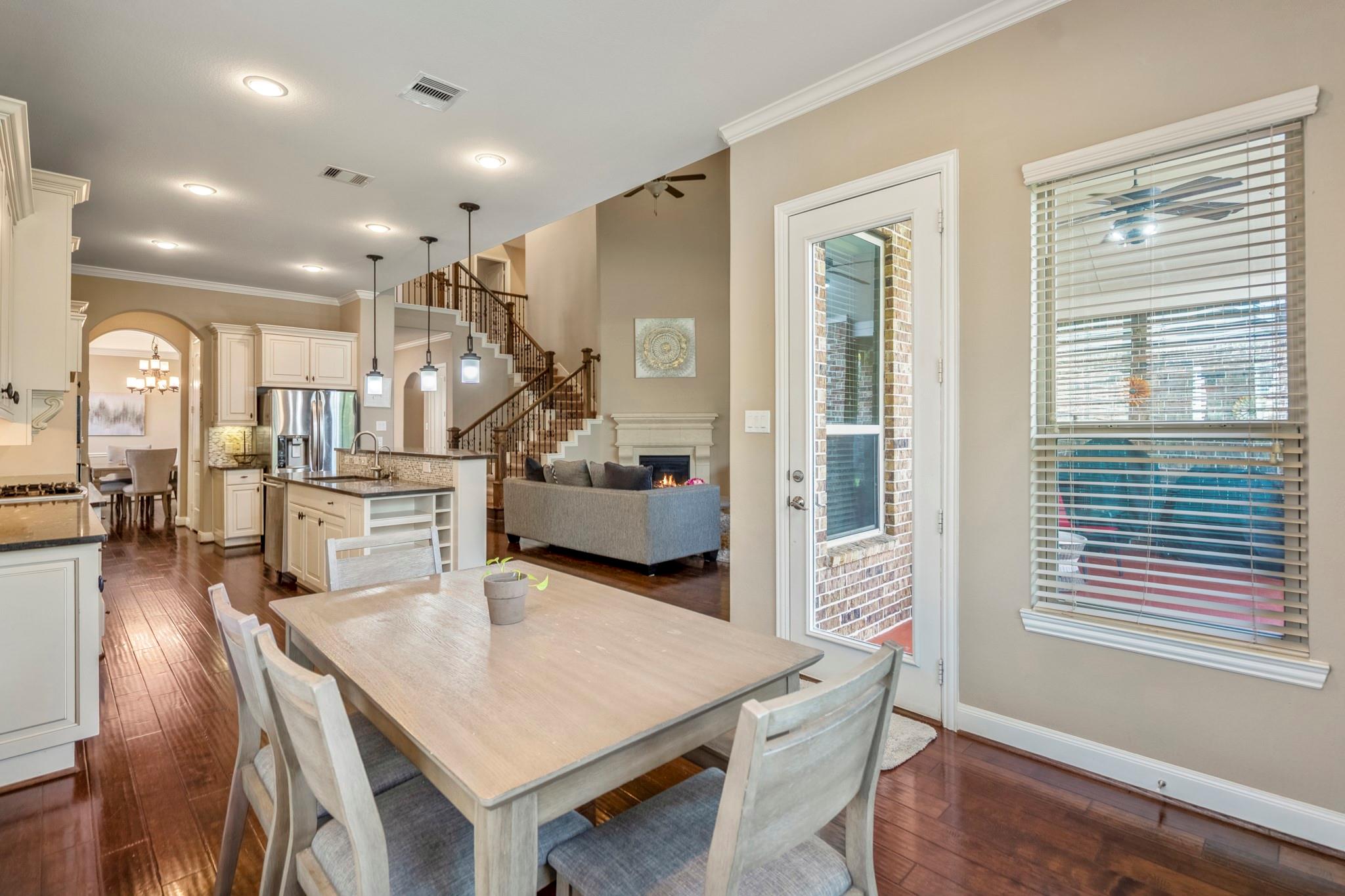 6815 Cottonwood Crest Lane