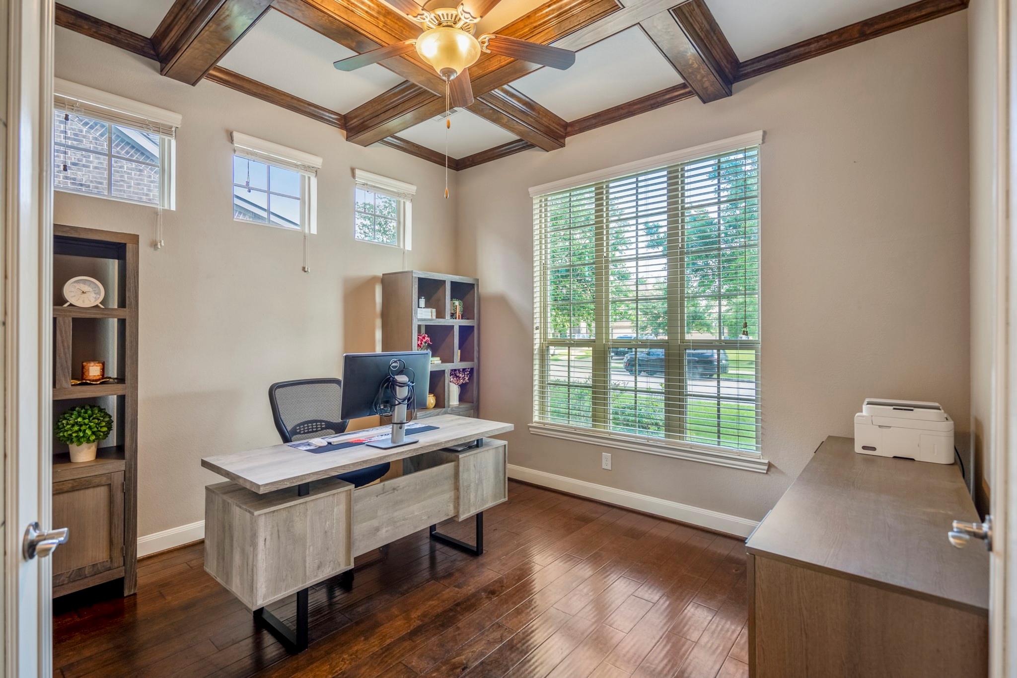 6815 Cottonwood Crest Lane