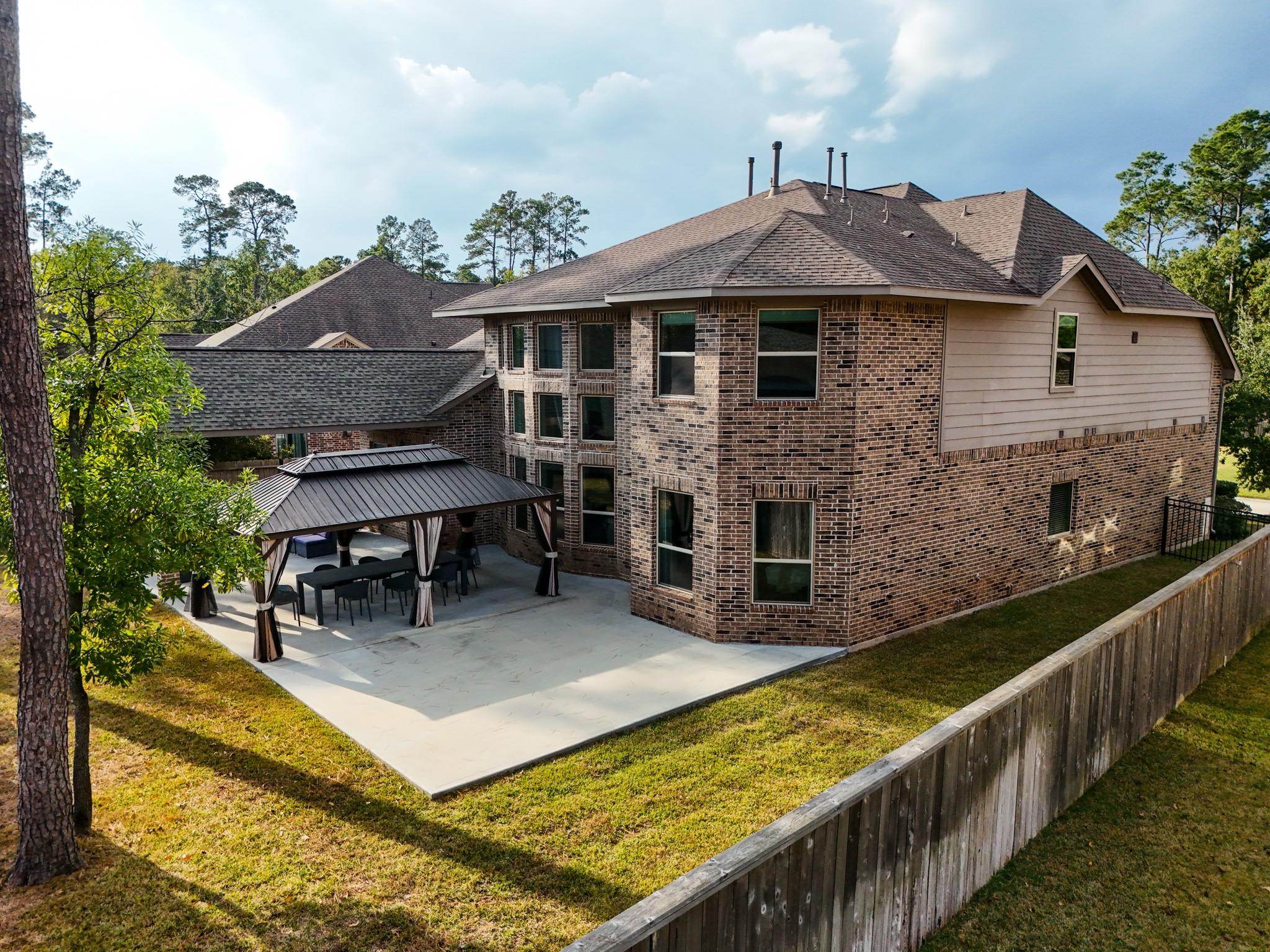 507 Woodsy Pine Court