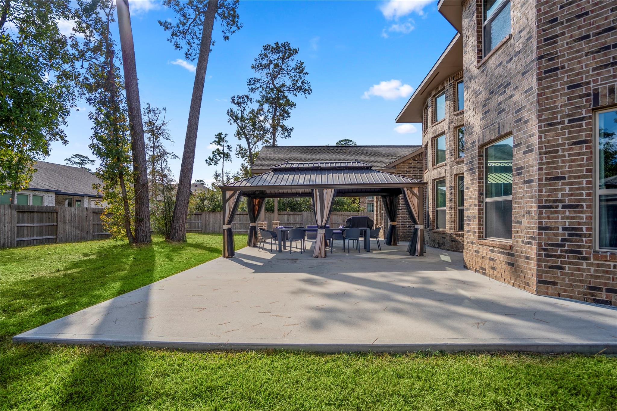 507 Woodsy Pine Court